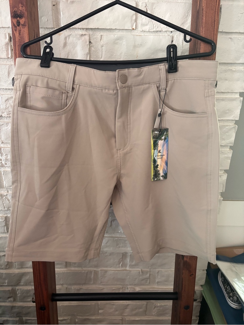 Kyodan Golf Slim Fit Beige Shorts 32W 9” inseam